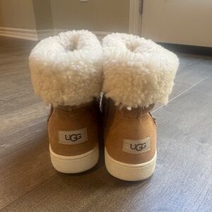 Ugg Boots Mika Chestnut size 8 like new